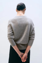 Load image into Gallery viewer, White & Warren Cashmere V Neck Sweater