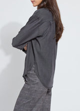 Load image into Gallery viewer, Lysse Lunette St Chambray Shirt