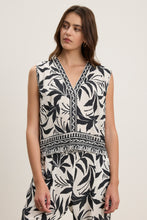 Load image into Gallery viewer, Velvet Lindsay Fiji Print Tank