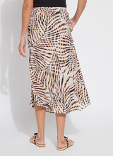 Load image into Gallery viewer, Lysse The Packable Pleated Printed Skirt