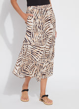 Load image into Gallery viewer, Lysse The Packable Pleated Printed Skirt