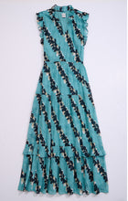 Load image into Gallery viewer, Nic + Zoe Rolling Reef Dress
