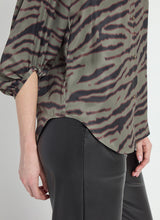 Load image into Gallery viewer, Lysse Victorian Flowy Balloon Sleeve Shirt