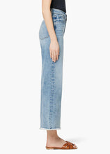 Load image into Gallery viewer, Joe`s Jeans The Blake W Fray Hem