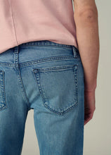 Load image into Gallery viewer, Joe`s Jeans The Brixton Straight &amp; Narrow Jean
