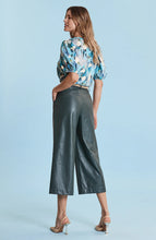 Load image into Gallery viewer, Tyler Boe Rebecca Pleather Crop Pant
