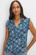 Load image into Gallery viewer, Nic + Zoe Shibori Lilies Soft Sleeve Top
