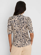 Load image into Gallery viewer, Nic + Zoe Contrast Swirl Top
