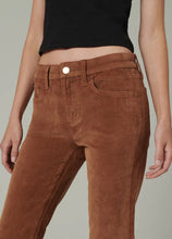 Load image into Gallery viewer, Joe&#39;s Jeans The Provocateur Petite Bootcut Cord
