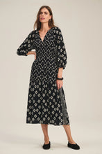 Load image into Gallery viewer, Velvet Aspen Print Elen Dress
