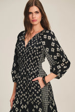Load image into Gallery viewer, Velvet Aspen Print Elen Dress
