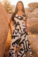 Load image into Gallery viewer, Nic + Zoe Iconic Letterpress Skirt
