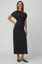 Load image into Gallery viewer, Joe`s Jeans The Isla Midi Skirt
