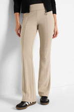 Load image into Gallery viewer, Nic + Zoe 31&quot; Luxe Stretch Bootcut Pant
