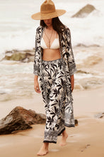 Load image into Gallery viewer, Velvet Claudia Fiji Print Pant
