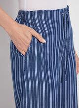 Load image into Gallery viewer, Lysse Serefina Wide Leg Trouser
