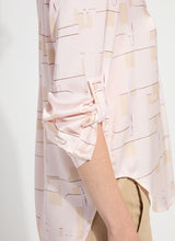 Load image into Gallery viewer, Lysse Ashanti Roll Tab Printed Shirt
