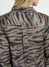 Load image into Gallery viewer, Lysse Victorian Flowy Balloon Sleeve Shirt
