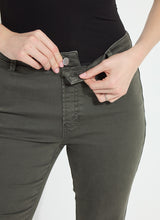 Load image into Gallery viewer, Lysse Ankle Estelle Everyday Flare Denim
