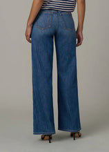 Load image into Gallery viewer, Joe`s Jeans The Mia Wide Leg
